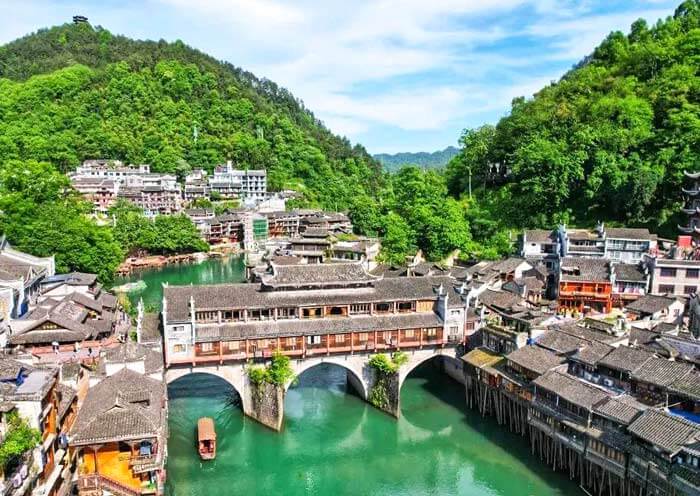 zhangjiajie-fenghuang-ancient-town1