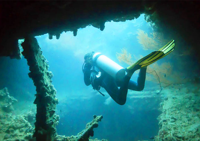 coron-east-tangat-wreck1
